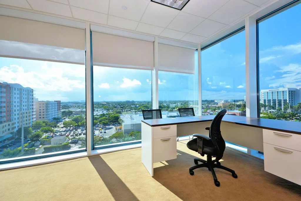 Premier Workspaces - AHC - Aventura - FL - Harbour Centre - N.E. 29th Ave in Aventura, Florida — photo 1 of 4